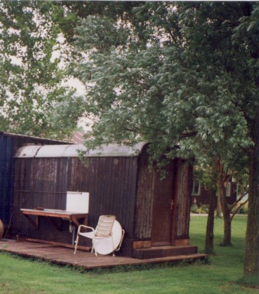 Arie's Palace: Toilet gebouw